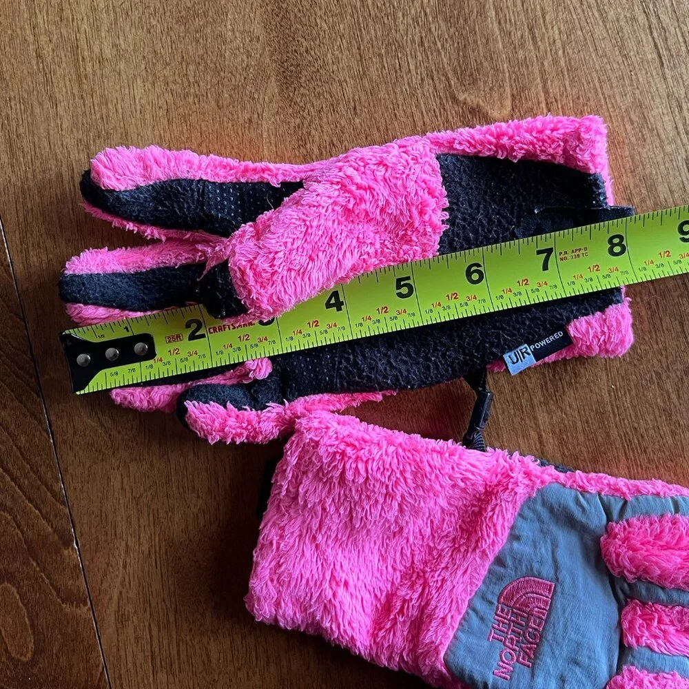 The North Face pink fleece gloves S 6-7
